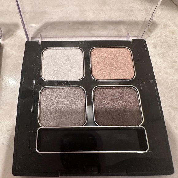 Isa Dora Eyeshadow Quartet (bundle of 2) - Picture 2 of 4